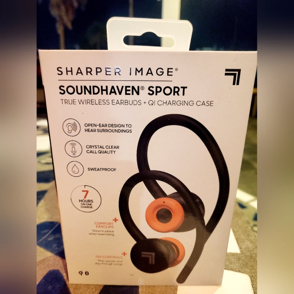 Earbuds Wireless Headphones NEW IN BOX!